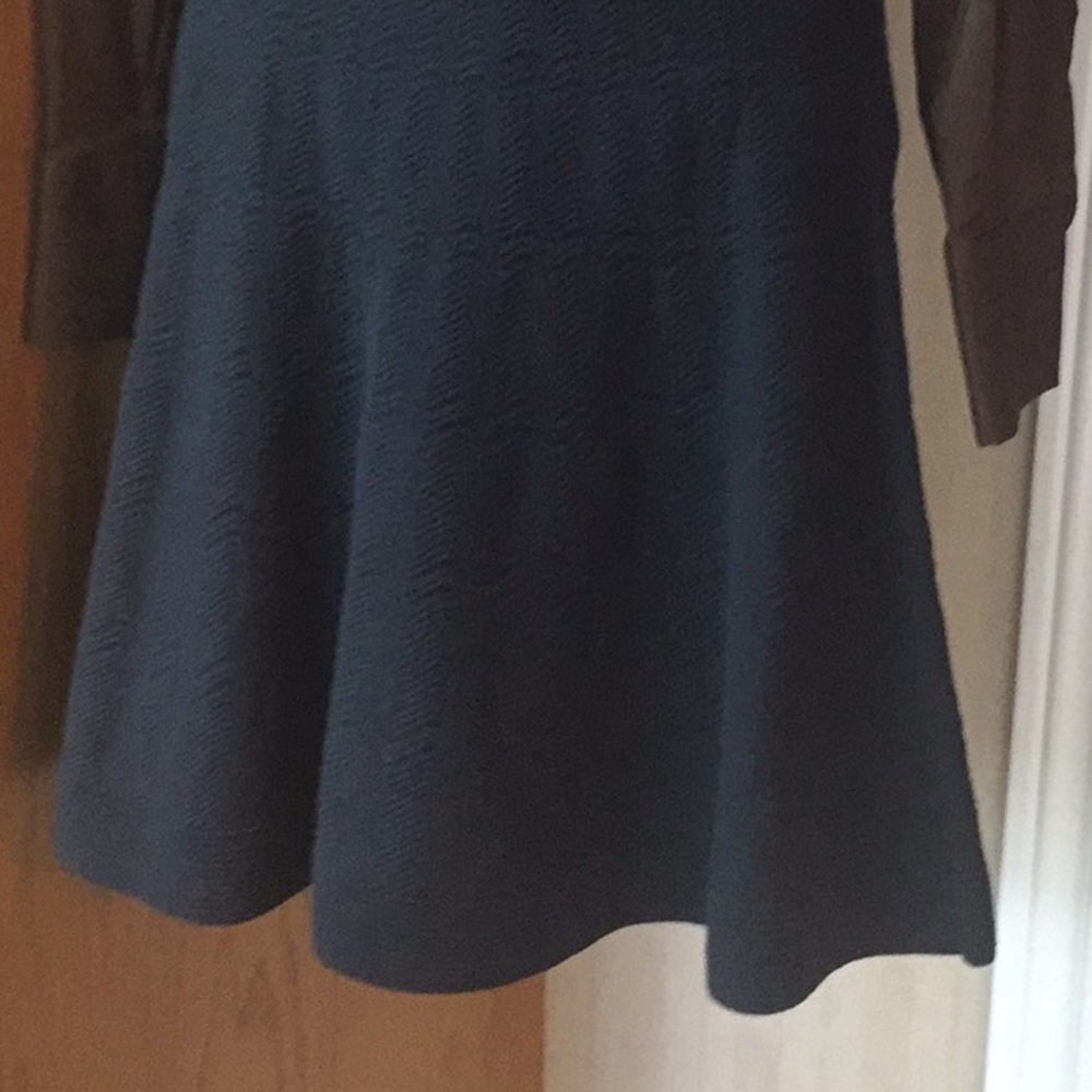 ⬇️Price Drop⬇️NWOT Slip in Navy blue knit skirt - Picture 3 of 6